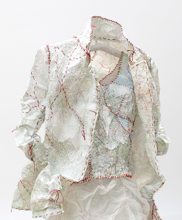 Catherine Corthésy #papier #art #couture #robes #tricot #plis #travauxfeminins #lachauxdefonds - catherinecorthesy.ch