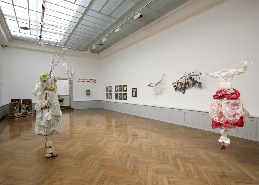 Catherine Corthésy #papier #art #couture #robes #tricot #plis #travauxfeminins #lachauxdefonds - catherinecorthesy.ch