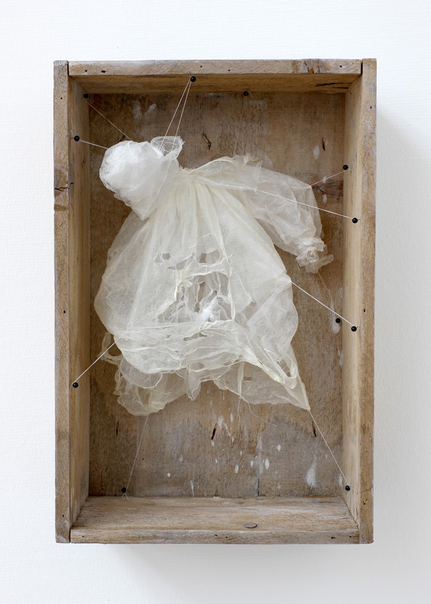 Catherine Corthésy #papier #art #couture #robes #tricot #plis #travauxfeminins #lachauxdefonds - catherinecorthesy.ch